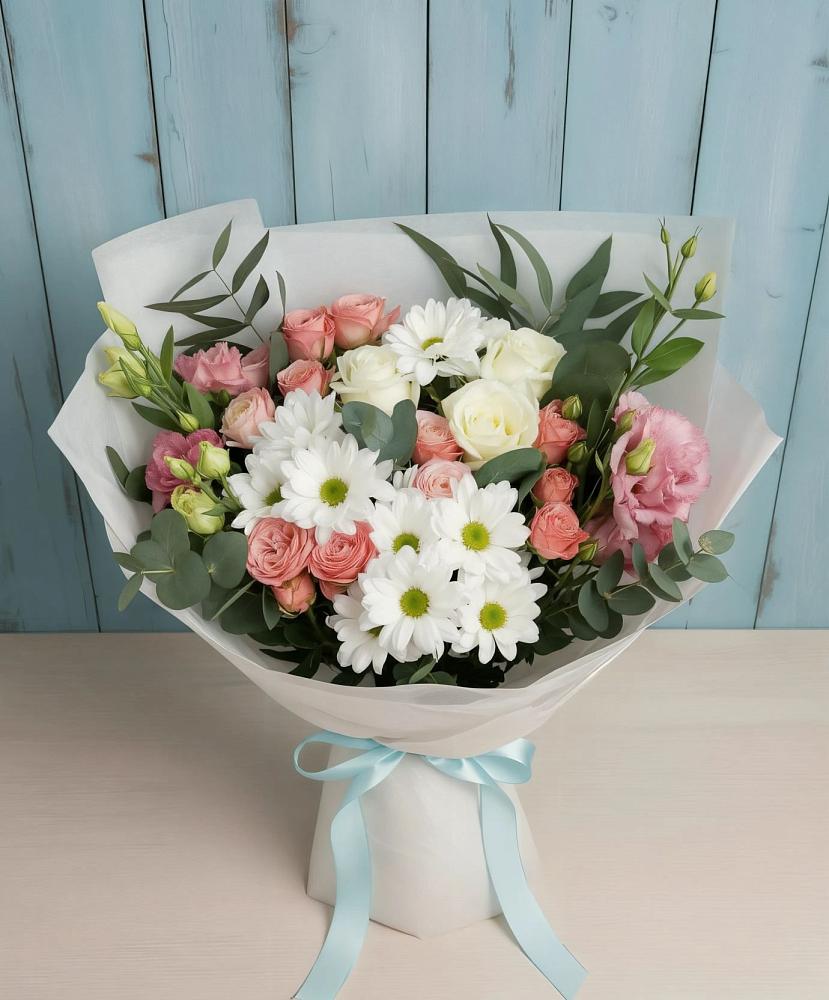 Букет цветов из: Розы, Лизиантусы и Хризантемы в Воздвиженке Приморский край