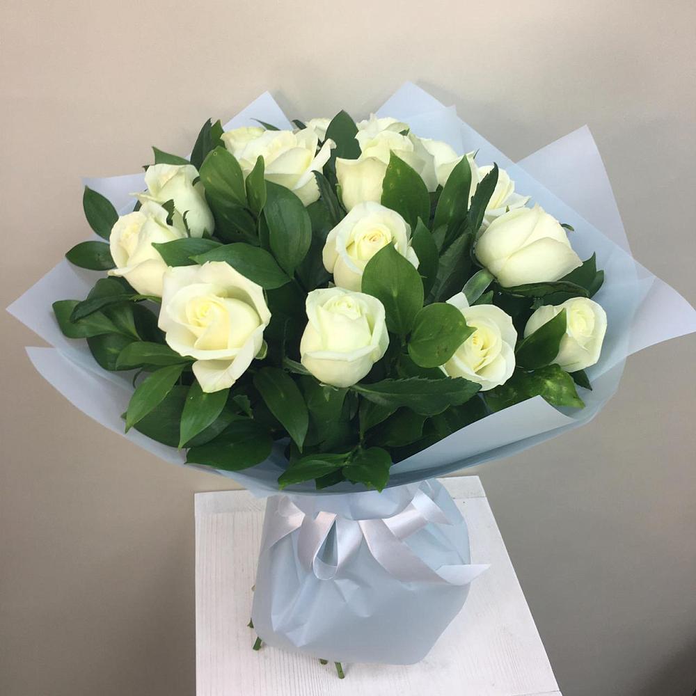 Букет 15 Белых роз Проуд в Воздвиженке Приморский край