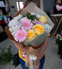 Букет цветов из:  Герберы, Розы и Хризантемы в Воздвиженке Приморский край