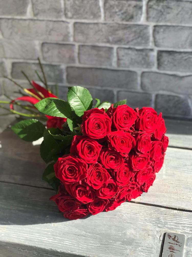 Букет Красные розы Фридом в Воздвиженке Приморский край