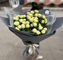 Букет Белые кустовые розы Солинеро в Воздвиженке Приморский край