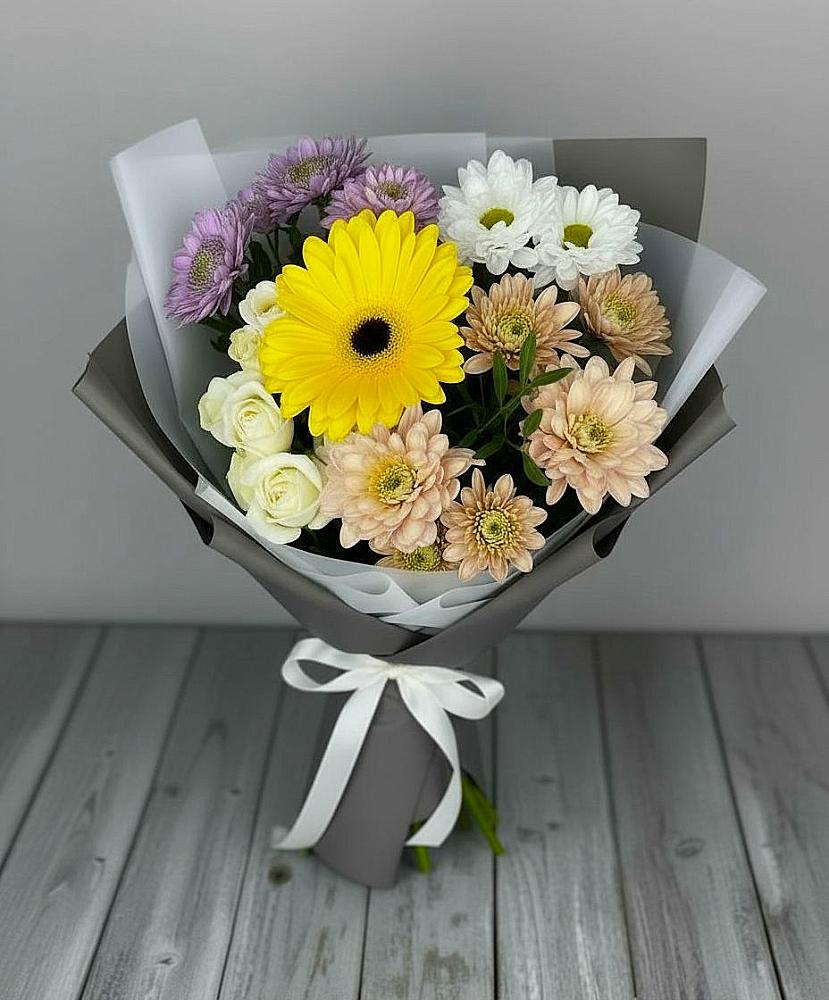 Букет цветов из: Розы, Герберы и Хризантемы в Воздвиженке Приморский край
