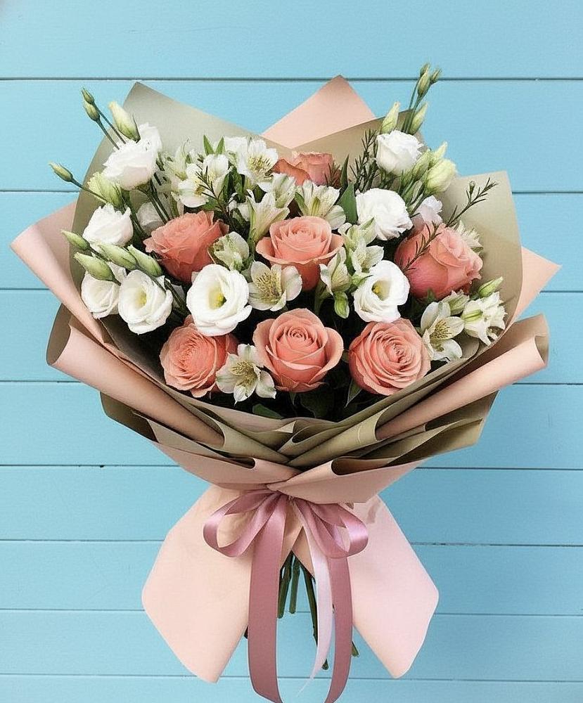Букет цветов из: Розы, Альстромерии и Лизиантусы в Воздвиженке Приморский край