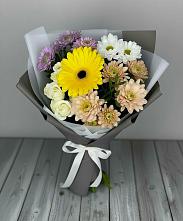 Букет цветов из:  Розы, Герберы и Хризантемы в Воздвиженке Приморский край