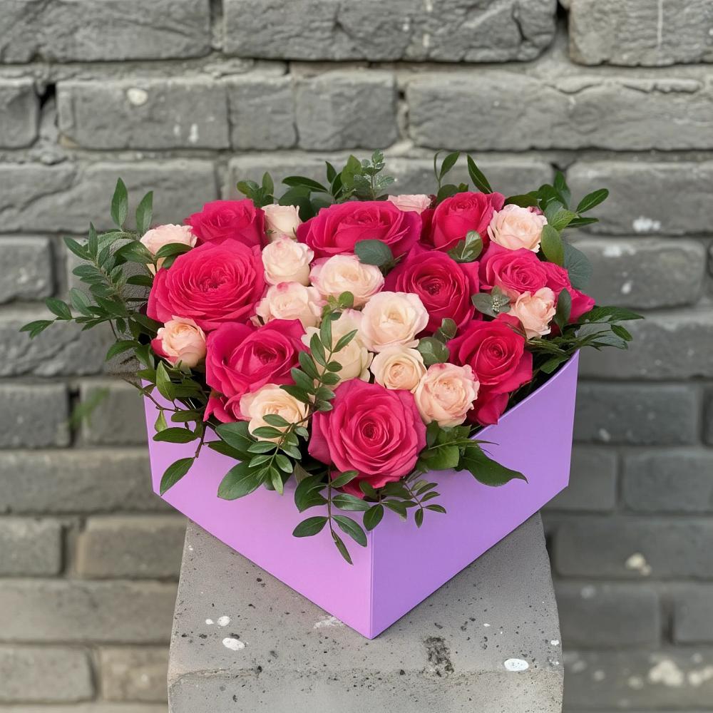 Цветочная композиция из Розы в коробке в Воздвиженке Приморский край