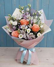 Букет цветов из:  Лизиантусы, Розы, Альстромерии и Гипсофила в Воздвиженке Приморский край