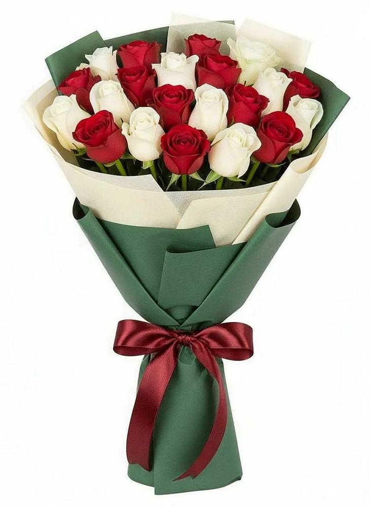 Букет Микс из красных и белых роз в Воздвиженке Приморский край