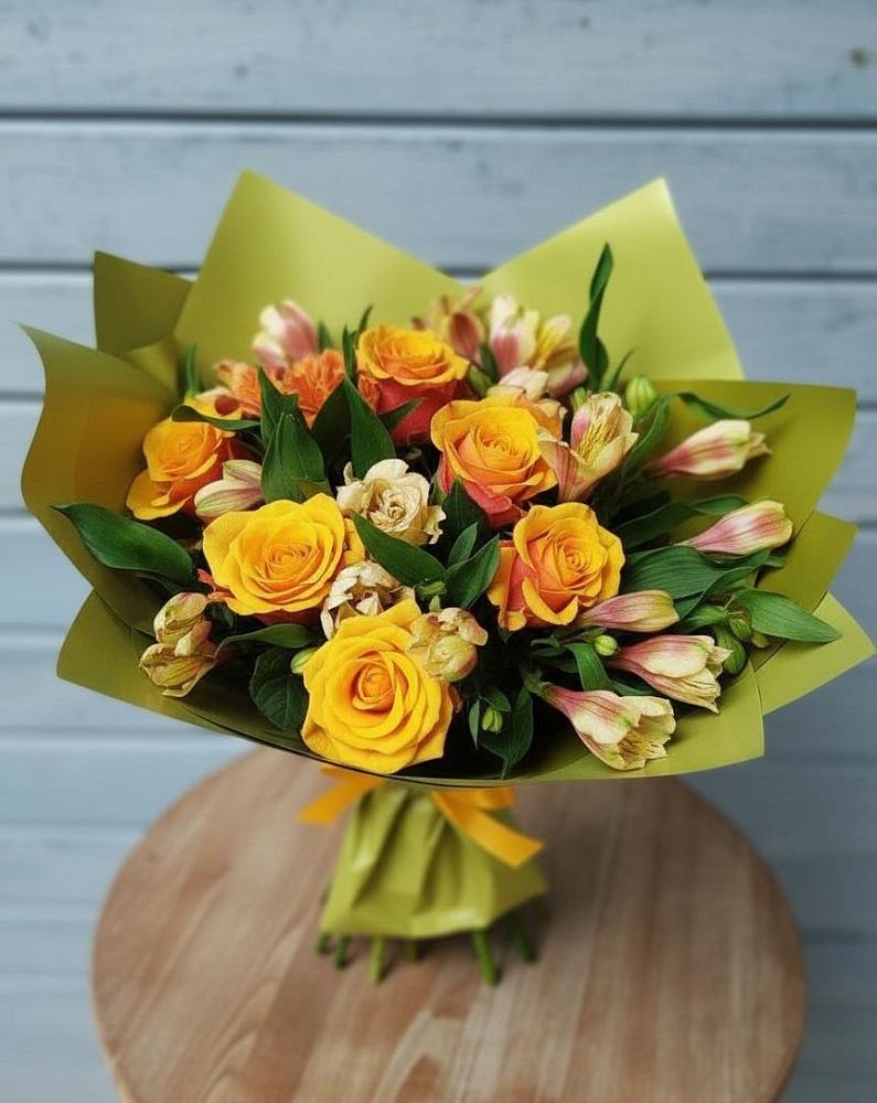 Букет цветов из: Альстромерии и Розы в Воздвиженке Приморский край