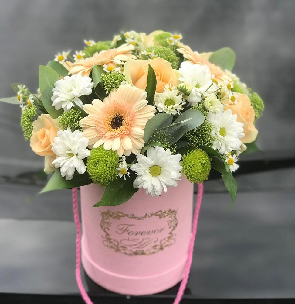 Цветочная композиция из Розы, Герберы и Хризантемы в шляпной коробке в Воздвиженке Приморский край