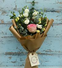Букет цветов из:  Розы и Лизиантусы в Воздвиженке Приморский край
