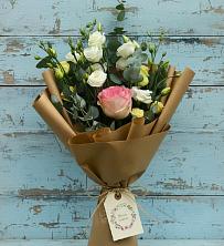 Букет цветов из:  Розы и Лизиантусы в Воздвиженке Приморский край